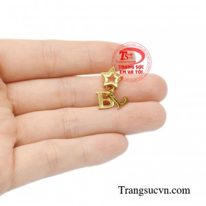 Mặt dây chữ xinh xắn uy tín.