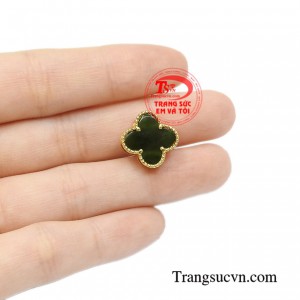 Mặt dây chuyền cẩm thạch phong thủy đẹp mắt.