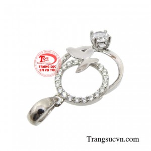 Trang Sức Em Và Tôi luôn thấu hiểu những gì mà một cô gái luôn cần.