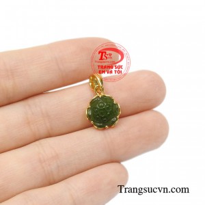 Mặt dây nữ nephrite tinh tế