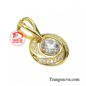 Thiết kế sang trọng, hiện đại giúp phái đẹp thêm phần ấn tượng hơn.