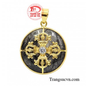Mặt dây vàng thạch anh tóc đẹp được chạm khắc tinh tế có giấy kiểm định đá quý uy tín.