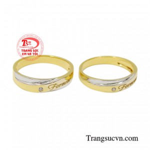 Nhẫn cưới tình yêu gắn kết là tín vật không thể thiếu trong ngày trọng đại.