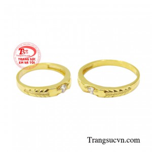 Nhẫn cưới vàng tây thương hiệu bền đẹp, khắc chữ miễn phí theo yêu cầu