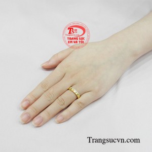 Nhẫn cưới vàng tây tinh tế sang trọng và thời trang