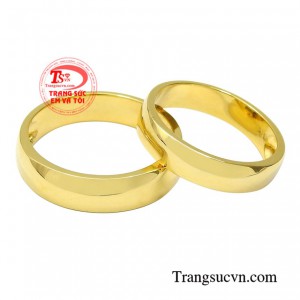 Nhẫn cưới vàng trơn tình yêu là sự lựa chọn được các cặp đôi ưa chuộng.
