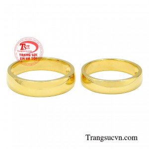 Đây chính là mẫu nhẫn lí tưởng dành cho các đôi yêu thích sự đơn giản mà vẫn vô cùng hợp thời trang.