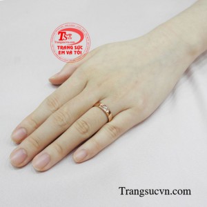 Nhẫn vàng hồng kim cương