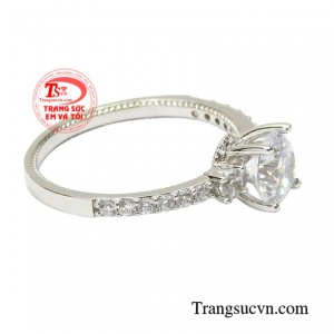 Sản phẩm giúp phái đẹp tôn lên nét dịu dàng và đầy nữ tính tạo thu hút với người đối diện.