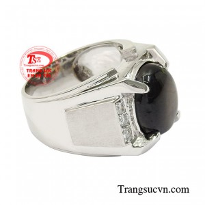 Không chỉ mang đến vẻ hợp thời trang mà còn đem lại nhiều may mắn về tài lộc và thịnh vượng cho phái mạnh.