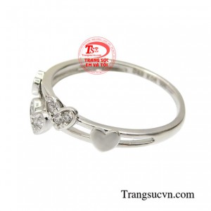 Nhẫn vàng trắng trái tim xinh xắn nhận đặt chế tác theo yêu cầu.