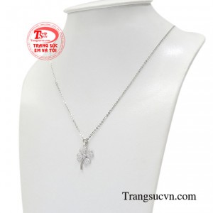 Với đường nét chế tác tinh xảo, sắc nét tạo nên xu hướng trang sức của các quý cô hiện đại