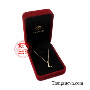 Bộ mặt dây ánh trăng lung linh