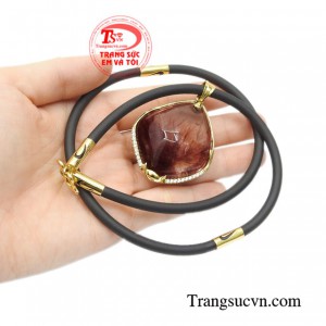 Bộ mặt vàng thạch anh tóc đỏ chất lượng.