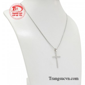 Bộ mặt dây này giúp tôn lên nét đẹp duyên dáng và hợp thời trang cho người đeo.