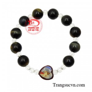 Sản phẩm mang nhiều may mắn về tài lộc, thịnh vượng giúp tinh thần người đeo thêm phần sảng khoái, lạc quan hơn.