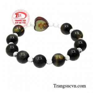 Chuỗi tay đẹp mắt tiện dụng phù hợp với nhiều kiểu trang phục khác nhau.