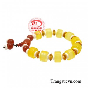 Không chỉ để làm đẹp đeo chuỗi tay này còn giúp chủ sở hữu gặp thêm nhiều may mắn về tài lộc và phú quý.