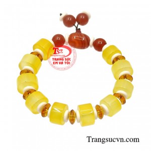 Chiếc vòng ngọc này sẽ giúp người đeo thêm phần sang trọng và ấn tượng hơn.