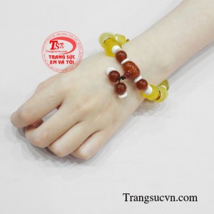 Chuỗi tay mã não kiểu cách