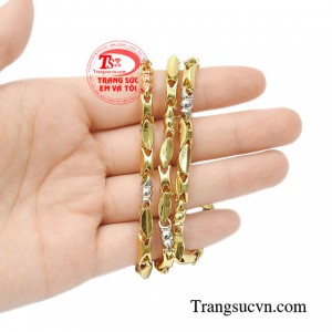 Dây chuyền nam giới vàng thời trang mạnh mẽ.