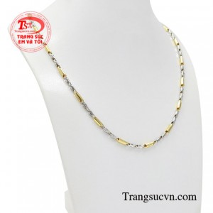 Dây chuyền vàng từ lâu đã được phái mạnh lựa chọn để làm trang sức đeo bên mình giúp tăng thêm vẻ hợp thời trang.