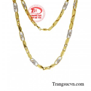 Sản phẩm không chỉ mang lại sự sang trọng cuốn hút mà còn tạo nên phong cách riêng cho người đeo