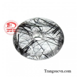 Sản phẩm thường được bọc vàng làm mặt dây đeo sang trọng và mang đến nhiều vận may cho người dùng.