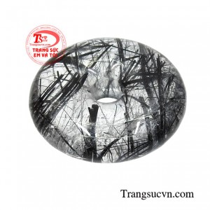 Đá thạch anh tóc đen từ lâu đã được nhiều người biết đến với những công dụng tuyệt vời trong phong thủy.