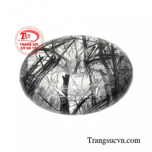 Người ta tin rằng, đeo đá thạch anh tóc đen giúp xua tan những âu lo mang lại sự may mắn và lạc quan trong cuộc sống.