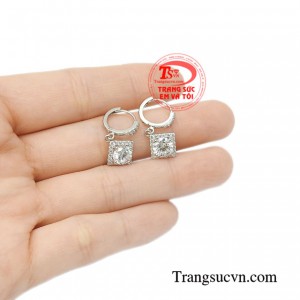 Hoa tai nữ thanh lịch bảo hành 12 tháng.