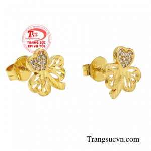 Đôi bông tai nữ này phù hợp với những cô nàng theo đuổi phong cách nữ tính mà còn rất đáng yêu.