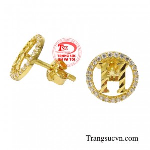 Sản phẩm sẽ giúp phái đẹp tôn vinh được nét duyên dáng và tô điểm thêm tạo vẻ đẹp ấn tượng cho người đeo.