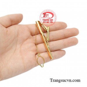 Kẹp caravat vàng công danh nhận đặt chế tác theo yêu cầu.