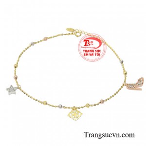 Lắc chân vàng tây thời thượng được chế tác đầy tinh tế từ những chi tiết độc đáo và đầy nổi bật.