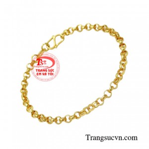 Lắc tay vàng là sự lựa chọn tuyệt vời dành cho con yêu không chỉ thời trang, bền đẹp mà còn an toàn cho làn da trẻ nhỏ.