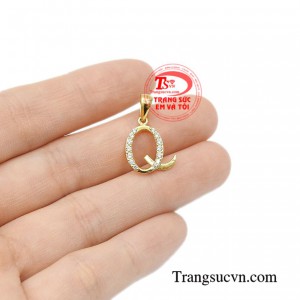 Mặt dây chữ Q vàng tây thanh toán an toàn.