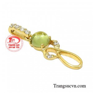 Chiếc mặt dây xinh xắn sẽ là món quà ý nghĩa dành cho ngày kỉ niệm 16 năm ngày cưới.