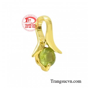 Sản phẩm giúp phái đẹp tôn lên được nét kiêu sa và duyên dáng cho người đeo.