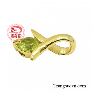 Mặt dây vàng peridot thiên nhiên vàng tây 18k nhận đặt chế tác theo yêu cầu của khách hàng.