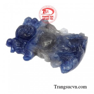 Mặt phật Di Lặc này mang một nụ cười hiền hậu thể hiện sự vui vẻ và hạnh phúc và lạc quan trong cuộc sống.