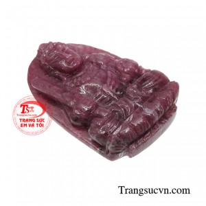 Vị phật này được miêu tả là một người tiêu trừ những trở ngại khiến một người không nhận ra bản chất tốt lành tiềm ẩn bên trong, giúp họ tìm lại được sự lương thiện của mình.