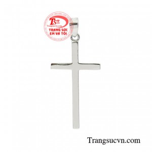 Mặt thánh giá tinh tế vàng trắng khi kết hợp cùng dây chuyền vàng trắng hay chuỗi mân côi tạo nét đẹp thời trang.