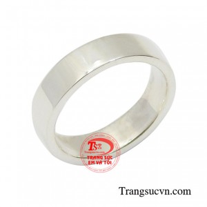 Nhẫn nam bạc cũng là món quà được nam giới đặc biệt mong chờ vào các dịp đặc biệt