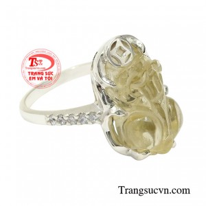 Do đó sản phẩm này là món trang sức rất nhiều phái đẹp ưa chuộng.