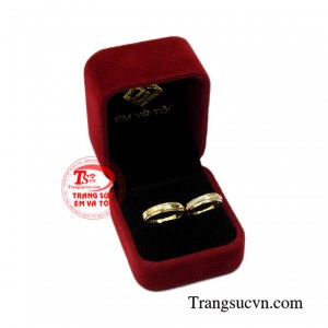 Nhẫn cưới giá rẻ nhận đặt chế tác theo yêu cầu khách hàng, khắc chữ miễn phí ghi dấu kỉ niệm.