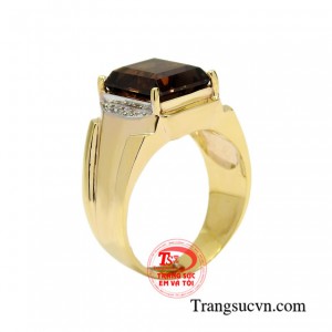 Nhẫn nam thạch anh ám khói vàng 10k đeo hợp thời trang và phong thủy.