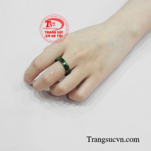 Nhẫn ngọc phỉ thúy bản nhỏ