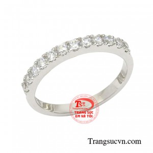 Sản phẩm là món phụ kiện phù hợp với nhiều kiểu dáng trang phục, mà còn khẳng định dấu ấn riêng cho bản thân mình.