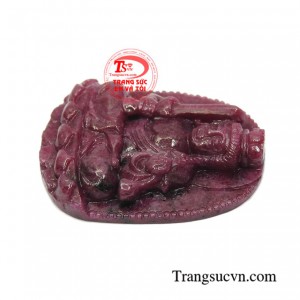 Ngài luôn âm thầm đi theo bảo vệ cho người tuổi dậu, giúp người đeo gặp nhiều may mắn, bình an trong công việc và cuộc sống